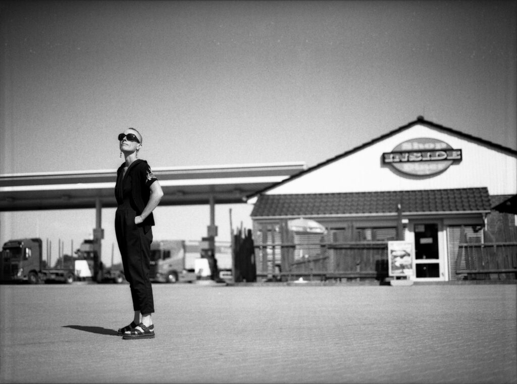 Shop Inside Dinner - OIL! Tankstelle