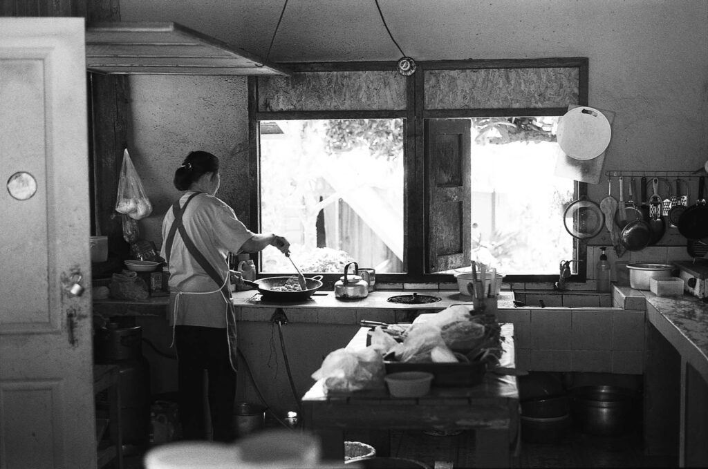 Petrol - Restaurant - Mo-Pang-Wasserfall, Pai, Thailand
